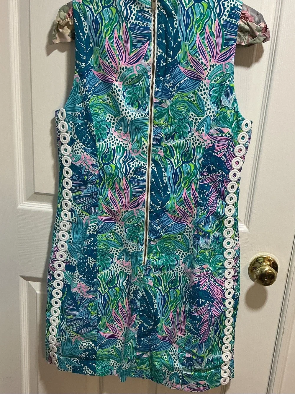 Lilly Pulitzer Mila Shift Dress – Botanical Green Holiday in the Sun (Retired) - Picture 5 of 6